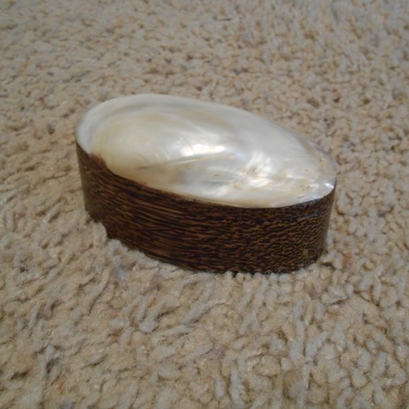 Shell Trinket Box - Picture 3 of 7